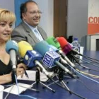 Isabel Carrasco y Eduardo Fernández en una comparecencia ante los medios, en una imagen de archivo
