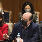 Imagen de parte de la bancada de la oposición municipal en el Pleno de ayer, con los portavoces Morala, Morales y Fogueral. ANA F. BARREDO