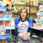 Pablo Fernández en su quiosco de San Mamés