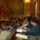 El asunto de las medallas acabó en el último Pleno con un tenso debate entre gobierno y oposición