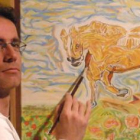 El artista Roberto Horas posa junto a uno de sus cuadros