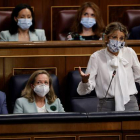 Yolanda Díaz en uso de la palabra ante Pedro Sánchez y Nadia Calviño. EMILIO NARANJO