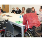 Reunión de la Comisión de Accesibilidad, en la que ha participado por primera vez el Defensor de las Personas con Discapacidad, José Manuel González.