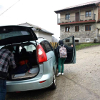 Transporte escolar en la zona de Picos de Europa, en una imagen de archivo.