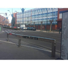 Uno de los puntos de préstamo de bicicletas en desuso en la localidad de Trobajo del Camino.