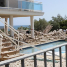 Vivienda de los terroristas en Alcanar, en la urbanización Montecarlo, que saltó por los aires al estallar los explosivos que manejaban