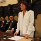 Victorina Alonso, alcaldesa de Astorga, junto a Jacinto Bardal en el Ayuntamiento.