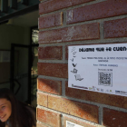 Uno de los carteles con código QR para animar a la lectura.