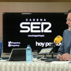 Pepa Bueno entrevista a Mariano Rajoy en 'Hoy por hoy', magacin matinal de la cadena SER que se mantiene como el prógrama líder de la radio en España.
