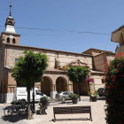 Como se aprecia en las imágenes, de algo que puede presumir el municipio de Santa María del Páramo es de contar con unas instalaciones y servicios muy cuidados para disfrute de todos sus vecinos y de todas aquellas personas que quieran adentrarse a conocer esta localidad paramesa. Mención especial merece su polideportivo municipal, lugar donde se concentran la mayor parte de las actividades lúdicas y deportivas que se organizan durante el periodo estival.