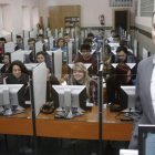 Fernando Lanero en el laboratorio de Idiomasdel colegio de los Agustinosen León.