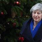 La primera ministra Theresa May sale de su residencia para asistir a la sesión parlamentaria. NEIL HALL