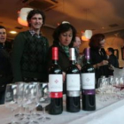 Un momento de la cata anoche de los vinos «Señorío de Mogrovejo» dirigida por David Cabe