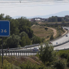 Vista parcial de un tramo de la autopista León-Astorga, una de las más caras de España y Europa por kilómetro recorrido. FERNANDO OTERO