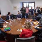 Una de las reuniones entre los equipos negociadores de PP y Cs sobre el Gobierno andaluz. J. MUÑOZ