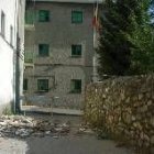 Los desprendimientos de la fachada y la cubierta del cuartel han sido frecuentes en los últimos años