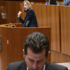Pablo Fernández, ayer, en su intervención en las Cortes. En primer término, Tudanca.