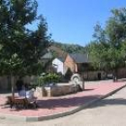 Imágen de la plaza de La Fuente de Viñales sin farolas