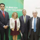 El consejero, con algunos de los participantes y el director de El Mundo/Diario de Valladolid.