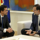 El líder de UPyD, Andrés Herzog, y Mariano Rajoy.