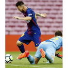 Messi, autor de dos goles ayer, durante el partido entre el Barça y Las Palmas. ALEJANDRO GARCÍA