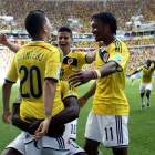 El centrocampista colombiano Juan Quintero celebra con sus compañeros el gol ante Costa de Marfil.