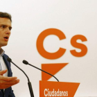 El presidente de Ciudadanos, Albert Rivera, durante la rueda de prensa que ha ofrecido tras la reunión de la Ejecutiva de Ciudadanos.
