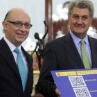 Jesús Posada junto al ministro Montoro.