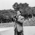 Catalá Roca en el Parque Güell de Gaudí. FONDO FOTOGRÁFICO O. MASPONS - ARXIU HISTÒRIC DEL COL·LEGI D’ARQUITECTES DE CATALUNYA