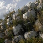 Gran parte de las balas de basura que se acumulan en Trobajo del Cerecedo están en muy mal estado