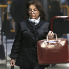 La ex consejera de Caja Madrid Mercedes Rojo, a la salida ayer de la Audiencia Nacional.