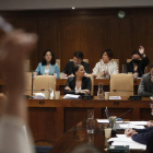Momento de una de las votaciones, ayer, en el pleno del Ayuntamiento de Ponferrada. L. DE LA MATA