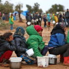 Un grupo de niños en un campo de refugiados en Siria.