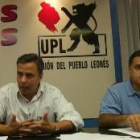 El secretario general de la UPL, Joaquín Otero, junto al de Organización, Lázaro García Bayón