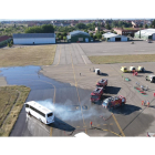 Un momento del simulacro realizado hoy en el aeródromo militar de León. DL
