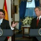 José María Aznar junto al presidente Bush en la rueda de prensa que ambos dieron en Washington