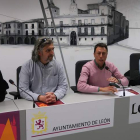 Tocino, con los organizadores de la feria. DL