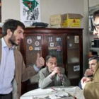 Quim Gutiérrez (izquierda) durante el rodaje de la miniserie -˜El precio de la libertad-™.