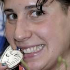 Villaécija posa con la medalla de plata que consiguió en 1.500 metros