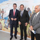 El presidente de La Diputación Provincial de León, Juan Martínez Majo junto a otros integrantes de la la primera asamblea de la Agrupación Europea de Cooperación Transfronteriza