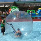 La piscina celebrará su fiesta de hinchables el 2 de julio. DL