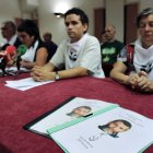 Miembros del colectivo de apoyo a presos de ETA Etxerat, que piden libertad para Uribetxebarria.