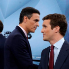 Pedro Sánchez y Pablo Casado durante el debate en Atresmedia. JUANJO MARTÍN