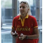 Marta Domínguez viajó ayer a Londres sin hacer declaraciones.