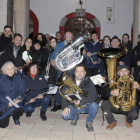 Componentes de la banda de música de Cistierna antes de un pasacalles. CAMPOS