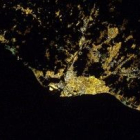 Barcelona, de noche, vista desde la estación internacional