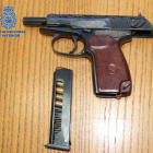 El arma incautada al atracador detenido en un hotel de Madrid.