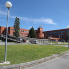 El Hospital del Bierzo destina el uno por ciento de su presupuesto a externalizar operaciones. LDM