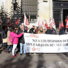 Los sindicalistas se concentraron ante la Subdelegación del Gobierno.