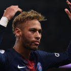Neymar anima a la grada